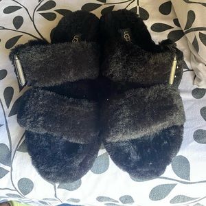 Women ugg fuzzy sandals.